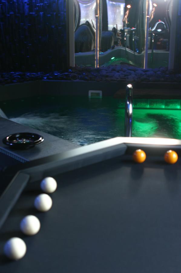 Bubble Lounge Hotel Hooglede Bagian luar foto