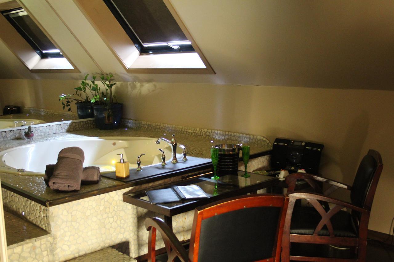 Bubble Lounge Hotel Hooglede Bagian luar foto