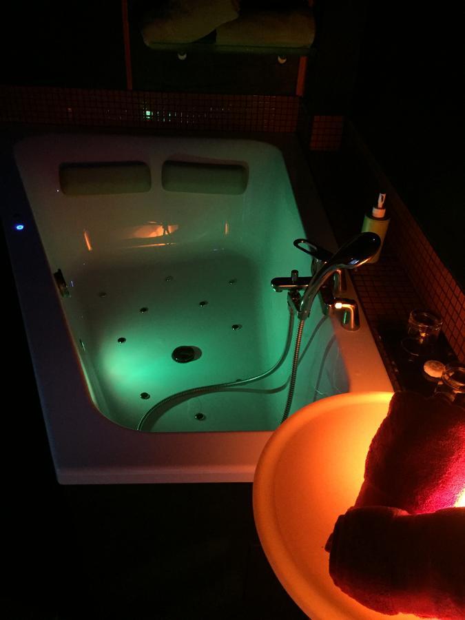 Bubble Lounge Hotel Hooglede Bagian luar foto