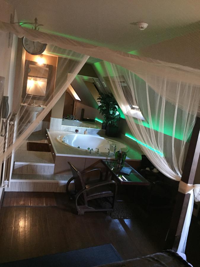 Bubble Lounge Hotel Hooglede Bagian luar foto