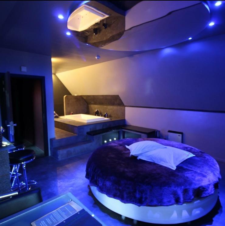 Bubble Lounge Hotel Hooglede Bagian luar foto